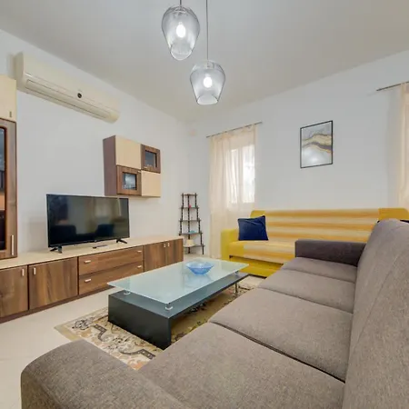Apt San Giuliano 公寓 *